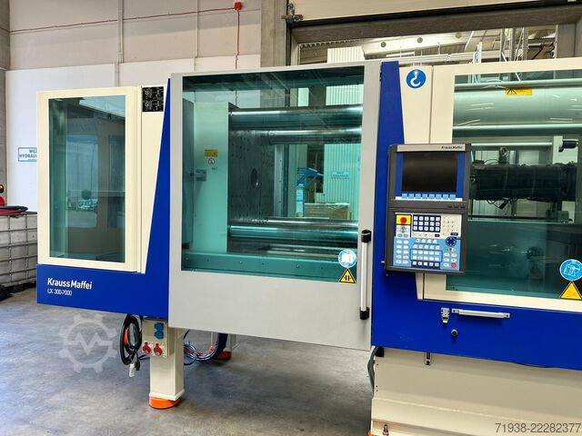 Injection molding machine KraussMaffei KM 300-2000 CX