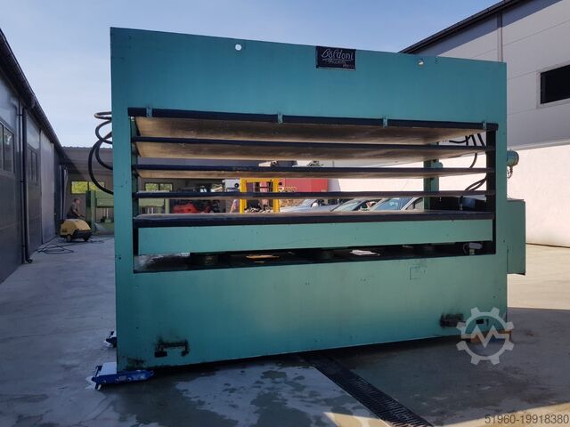 Veneer press Baldoni 4 półki