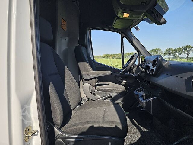 High-roof van MERCEDES-BENZ SPRINTER 311 L3H2 Koerier Euro6!