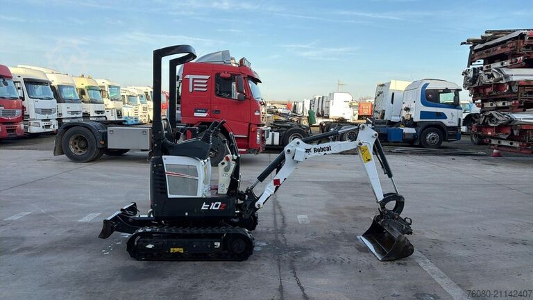 Minibagger Bobcat E10 Z (BE MACHINE / 438H / MIN WIDTH 0.73M / TO...