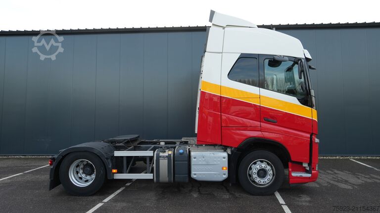 Standard-SZM Volvo FH 420 LNG Globetrotter tractor unit