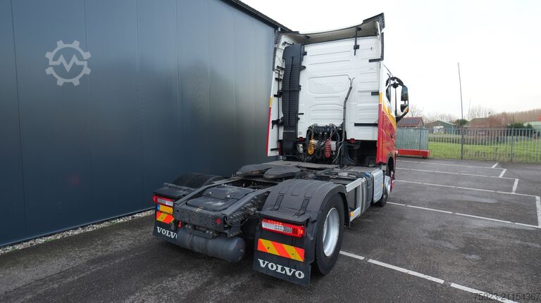 Standard-SZM Volvo FH 420 LNG Globetrotter tractor unit