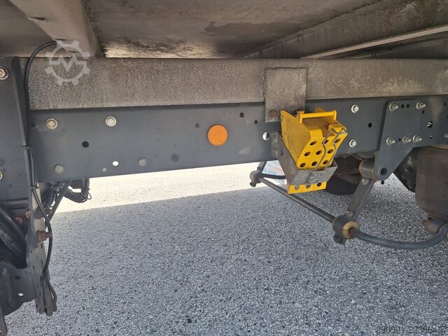Kastenwagen aus Sperrholz mit Ladebordwand Iveco Eurocargo ML75E19P