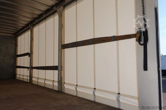 Curtain sided DAF LF 250 LF250 FA Schuifzeil +Dhollandia 1500 kg