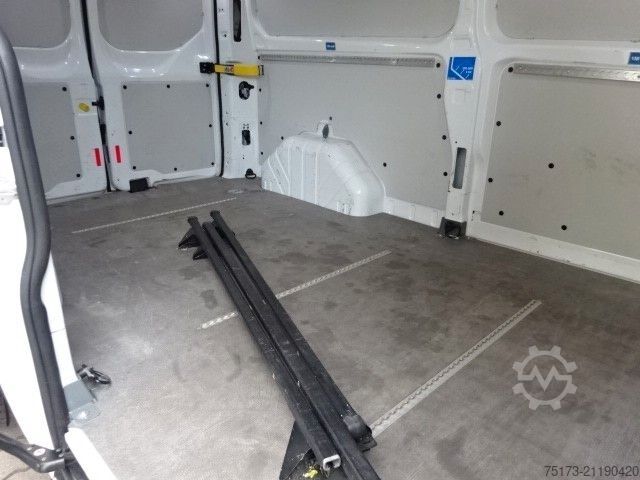 Kastenwagen FORD Transit Custom Kasten 300 L2H1 Trend 130PS AHK