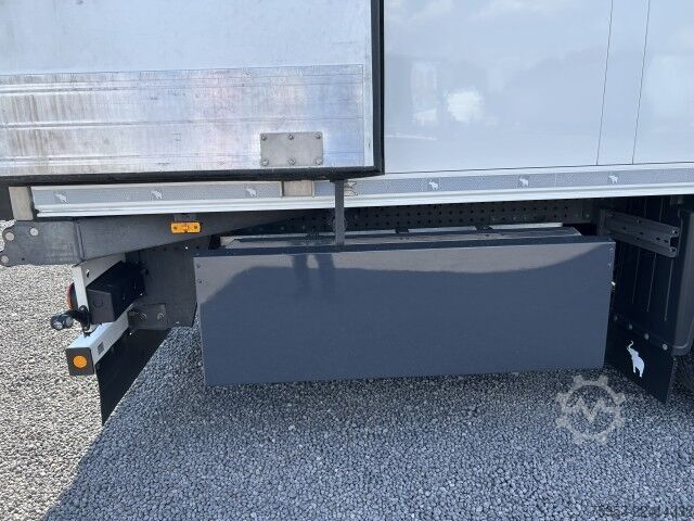 Reefer semitrailer Schmitz Cargobull SKO 24 Doppelstock Carrier Vector HE19 2,700 mm