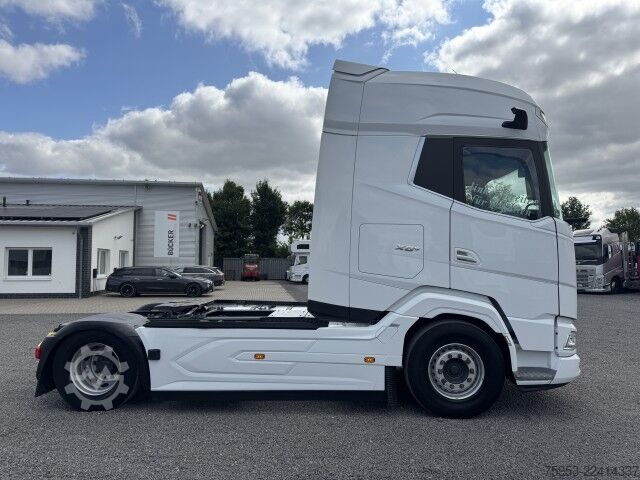 Standard tractor unit DAF XG+ 530 FT 4x2 VExec Standklima Intarder Leder