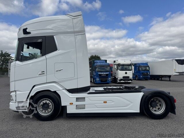 Standard tractor unit DAF XG+ 530 FT 4x2 VExec Standklima Intarder Leder