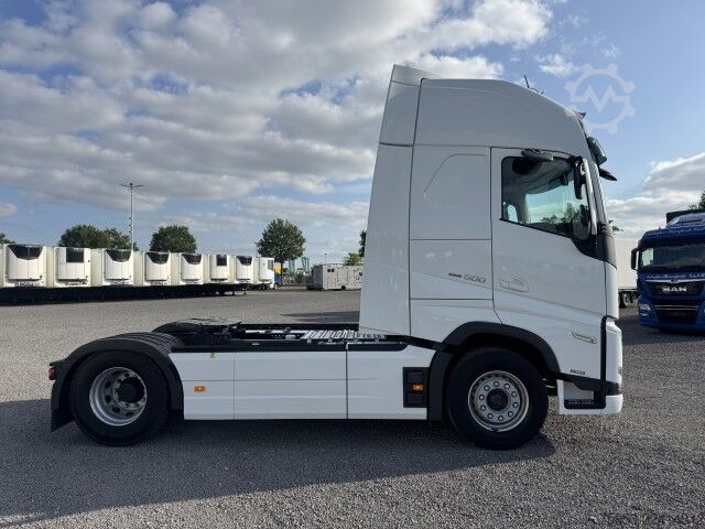 Standard tractor unit Volvo FH 500 Globe XL Euro 6 Retarder I-Park Cool