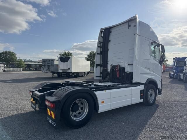Standard tractor unit Volvo FH 500 Globe XL Euro 6 Retarder I-Park Cool