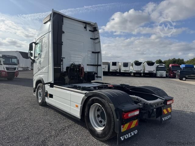 Standard tractor unit Volvo FH 500 Globe XL Euro 6 Retarder I-Park Cool