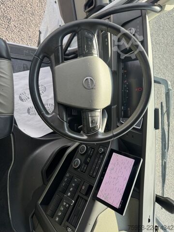 Standard tractor unit Volvo FH 500 Globe XL Euro 6 Retarder I-Park Cool