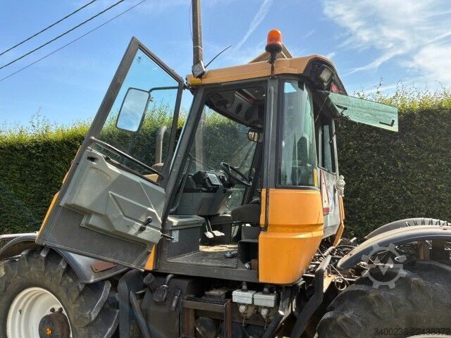 Traktor JCB Fastrack 155-65