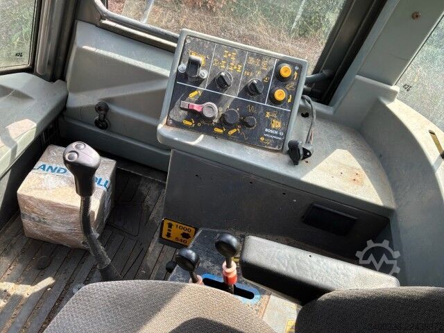 Traktor JCB Fastrack 155-65