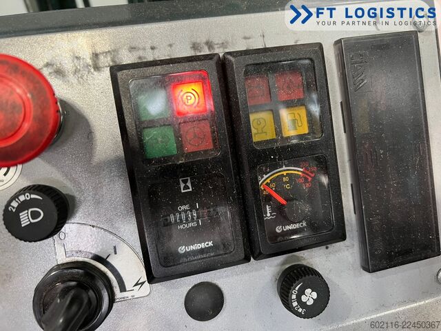 4-way forklift Combilift CB2500 GAS TRIPLEX 4900 FREE-LIFT CABIN