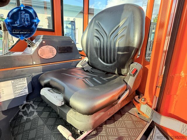 4-way forklift Combilift CBE2500 TRIPLEX 4900 POSITIONER CABIN