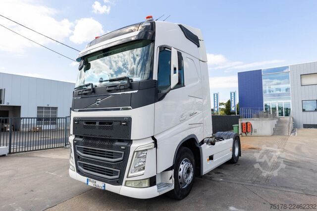 Standard tractor VOLVO FH500+HYDR