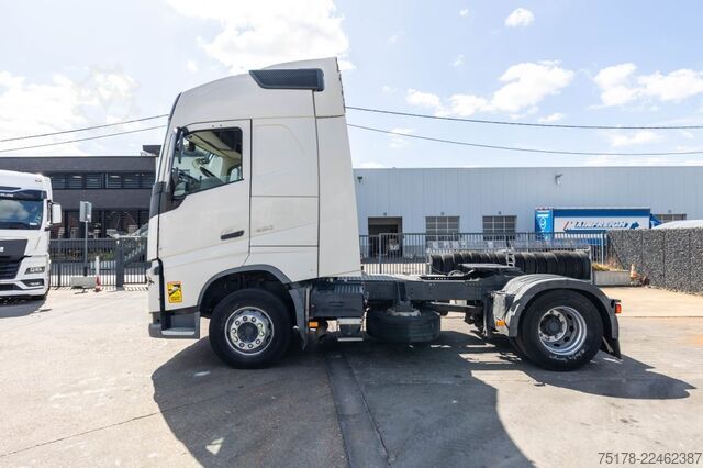 Standard tractor VOLVO FH4 460 GLOB