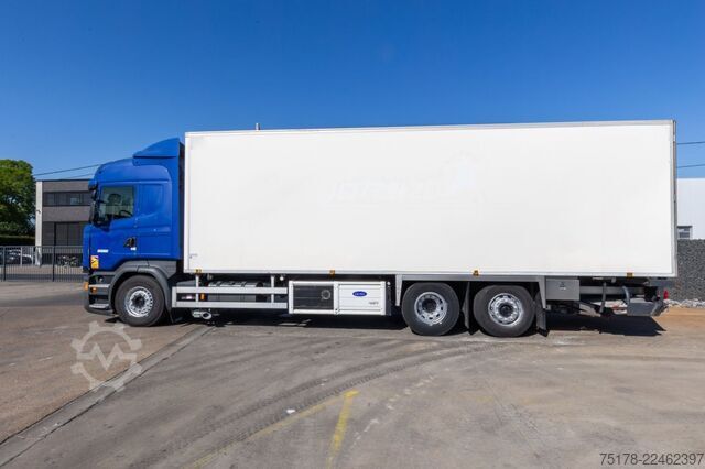 Refrigerated/freezer transport SCANIA R410 6X2+CHEREAU+CARRIER 1150 U MT-TRI-TEMP+DHO...