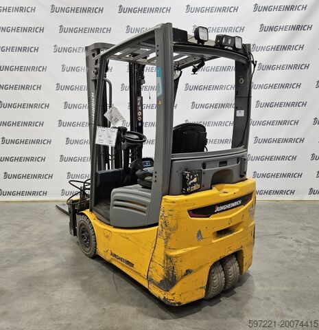 Electric - 3 wheels Jungheinrich EFG 213 Lithium ZVG+ Seitenschieber und Vorschubgabel