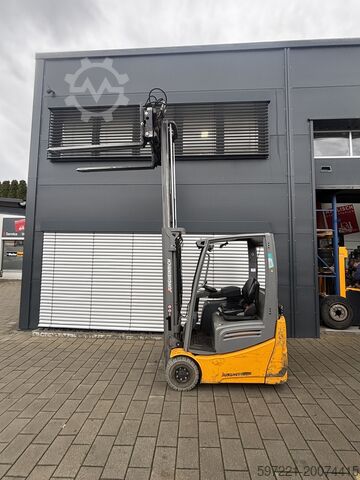 Electric - 3 wheels Jungheinrich EFG 213 Lithium ZVG+ Seitenschieber und Vorschubgabel