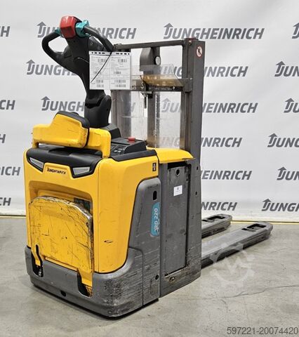 Pallet Stackers Jungheinrich ERD 220KP