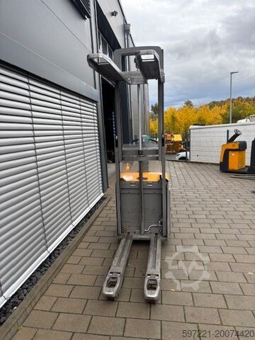 Pallet Stackers Jungheinrich ERD 220KP