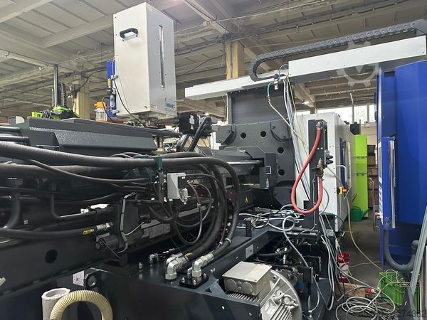 Spritzgießmaschine Sumitomo Demag Systec 350/720-2300