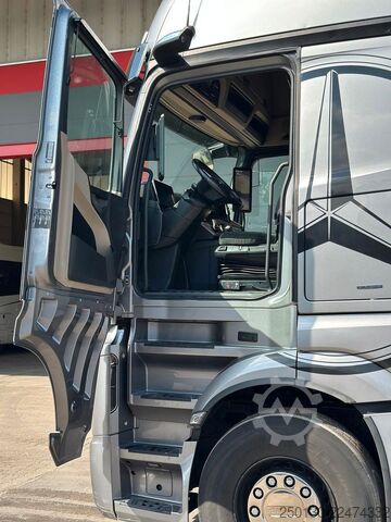 Standard tractor unit MERCEDES-BENZ Actros 1851 GigaSpace 4x2 BL / MIRROR /RETARDER/