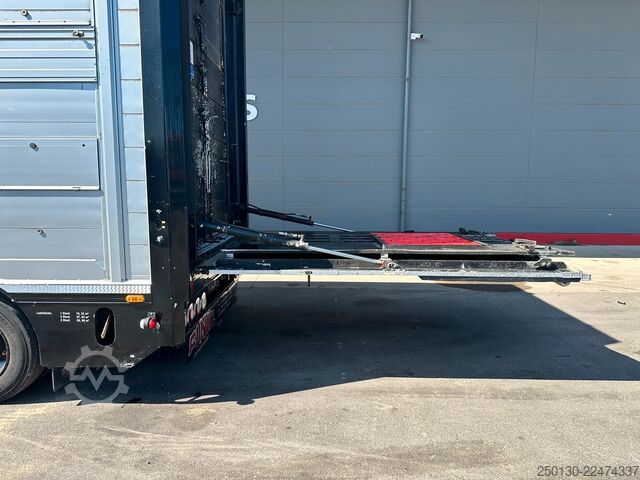 Horse transport trailer Finkl FINKL VTA24 3.Stock KombiLiner Liftachse Hubdach