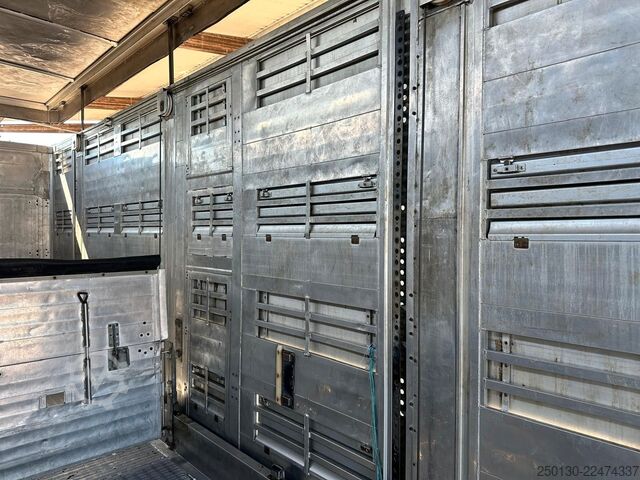 Horse transport trailer Finkl FINKL VTA24 3.Stock KombiLiner Liftachse Hubdach