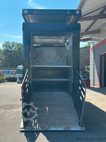 Horse transport trailer Finkl FINKL VTA24 3.Stock KombiLiner Liftachse Hubdach