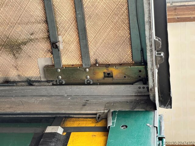Open semitrailer with tarp SCHMITZ CARGOBULL SCB*S3T MegaTrailer Curtainsider Edscha