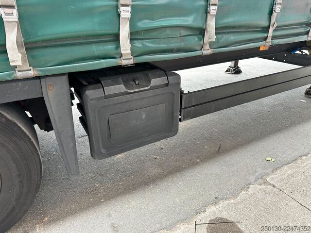 Open semitrailer with tarp SCHMITZ CARGOBULL SCB*S3T MegaTrailer Curtainsider Edscha