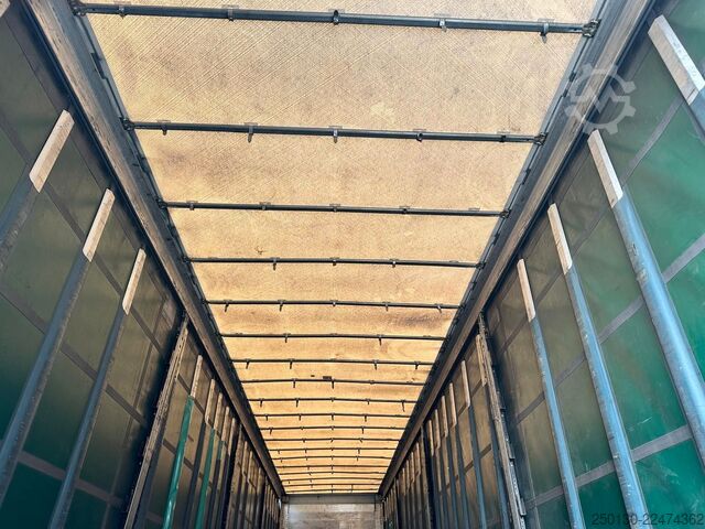 Open semitrailer with tarp SCHMITZ CARGOBULL SCB*S3T MegaTrailer Curtainsider Edscha
