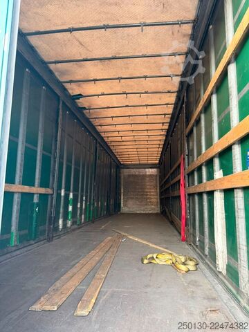 Open semitrailer with tarp SCHMITZ CARGOBULL SCB*S3T MegaTrailer Curtainsider Edscha
