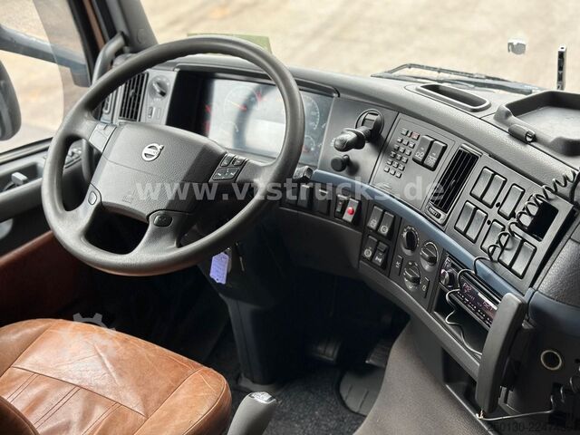 Cattle truck VOLVO FH 400 6x2 LL ROLOEFSEN Aufbau *verunfallt*