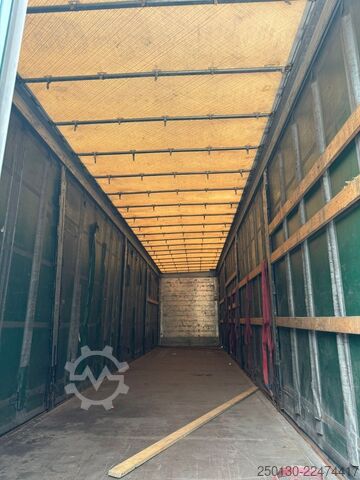 Open semitrailer with tarp SCHMITZ CARGOBULL SCB*S3T MegaTrailer Curtainsider Edscha