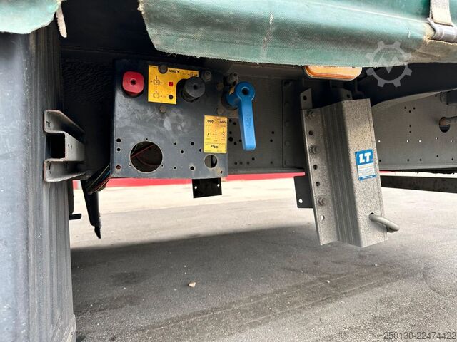 Open semitrailer with tarp SCHMITZ CARGOBULL SCB*S3T MegaTrailer Curtainsider Edscha
