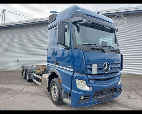 Swap body with box structure MERCEDES-BENZ Actros 5 distribuzione 25 6x2 - Actros 5 distribuzione 2545 L 6x2
