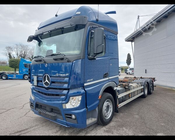 Swap body with box structure MERCEDES-BENZ Actros 5 distribuzione 25 6x2 - Actros 5 distribuzione 2545 L 6x2