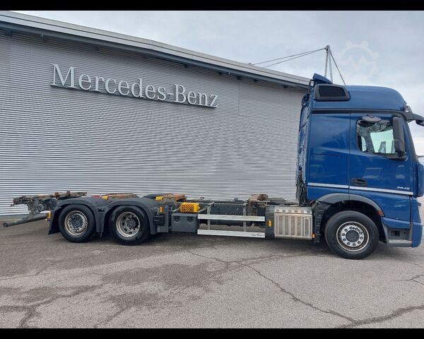 Swap body with box structure MERCEDES-BENZ Actros 5 distribuzione 25 6x2 - Actros 5 distribuzione 2545 L 6x2