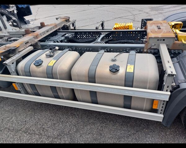 Swap body with box structure MERCEDES-BENZ Actros 5 distribuzione 25 6x2 - Actros 5 distribuzione 2545 L 6x2