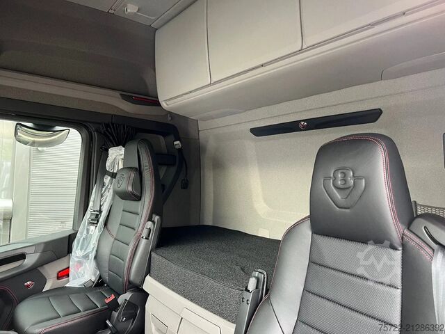 Holztransporter Scania R590 6x4 BL Plattform / Kran TAJFUN LIV L150Z