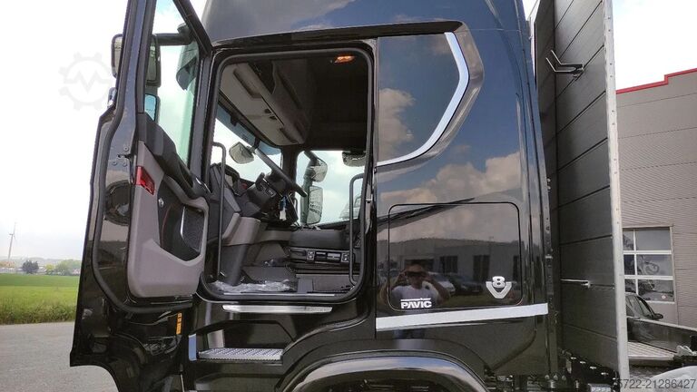 Timber transporter Scania R590 6x4 Kurzholz TAJFUN LIV oder EPSILON