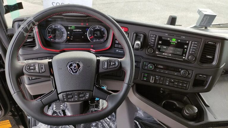 Timber transporter Scania R590 6x4 Kurzholz TAJFUN LIV oder EPSILON