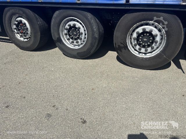 Auflieger mit Pritsche & Plane Schmitz Cargobull Semitrailer Curtainsider Standard