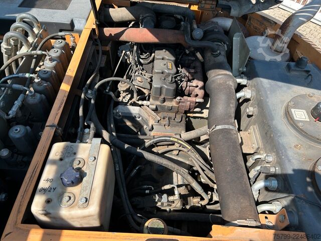 Mobile excavator CASE Mobilbagger WX165