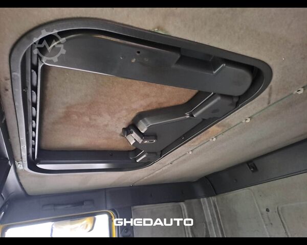 Special purpose truck IVECO iveco 120E24N115 FURGONE CHIUSO CON SPONDA MONTACARICHI