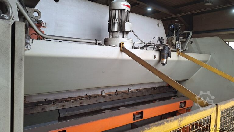 Abkantpresse Lotze 327 x 1500KN